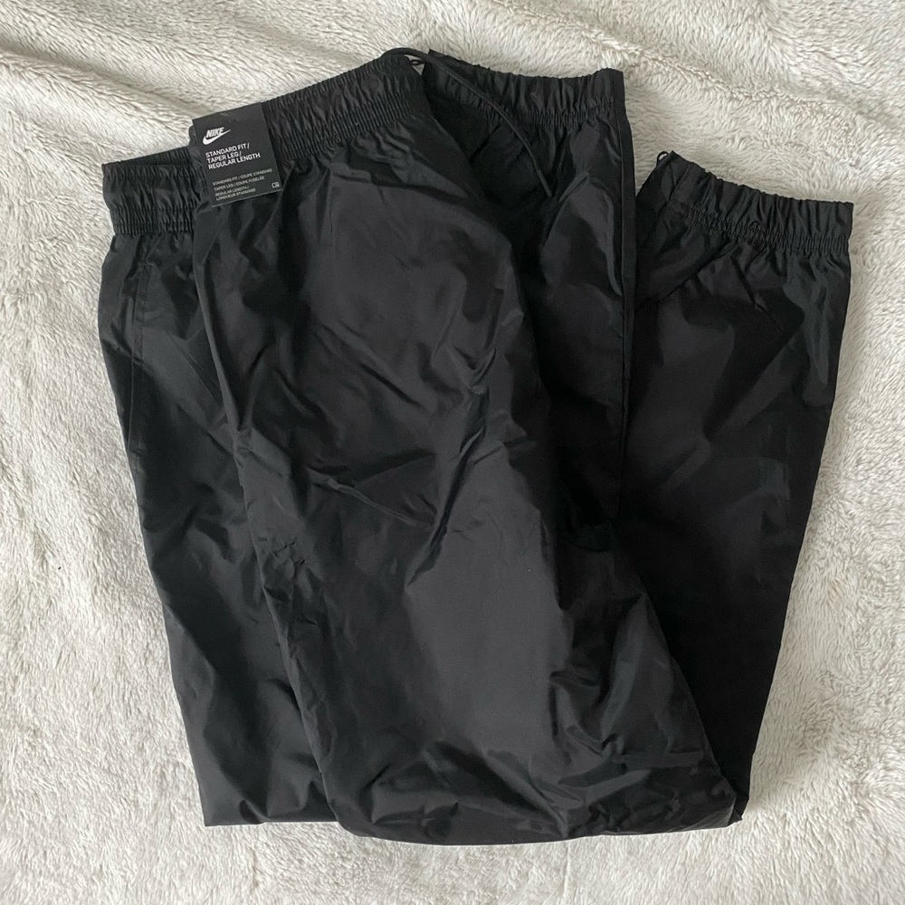 Black nike joggers size M